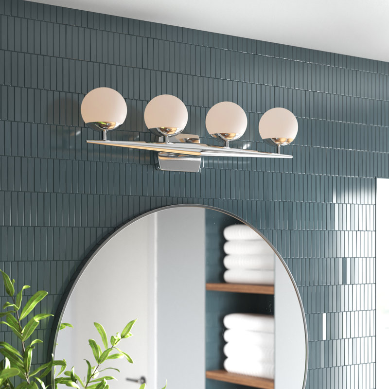 Éclairage de salle de bain à intensité variable à quatre lumières Kaylianie, Chrome