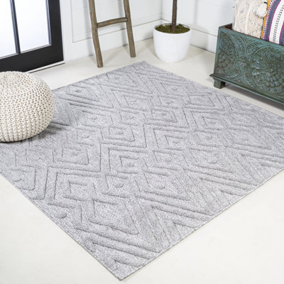 Fierros Moroccan Diamond Light Gray Indoor/Outdoor Rug
