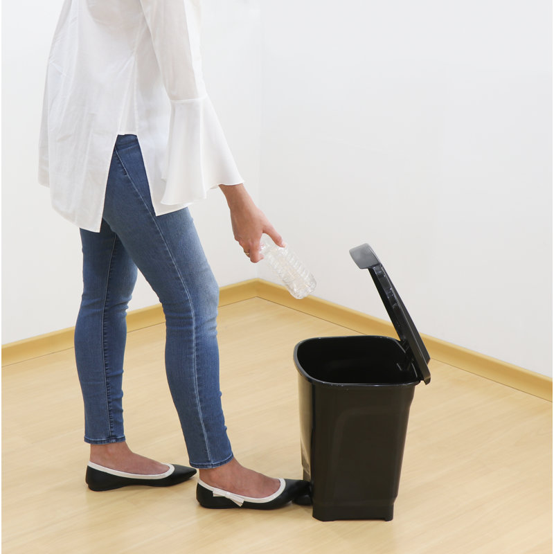 Plastic Step On, Black, 15 L