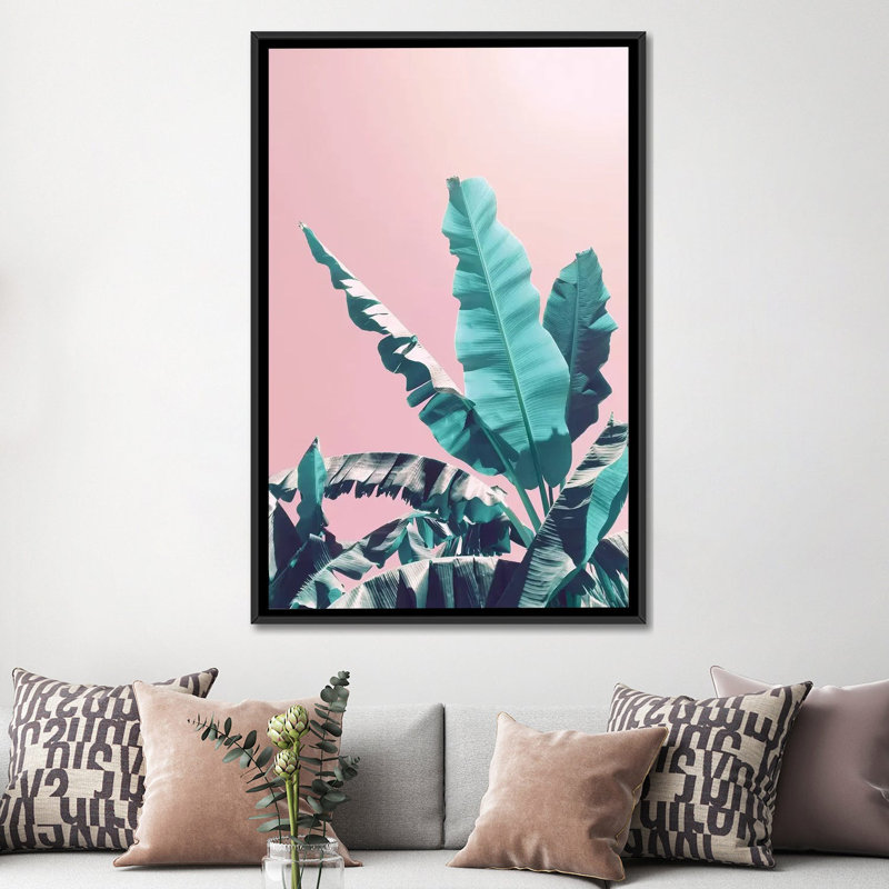 «Bananas on Pink» par Emanuela Carratoni - Estampe numérique sur toile tendue avec châssis, H 26 po x l 18 po x P 1,5 po