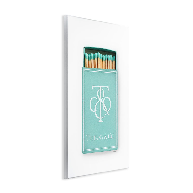 «Iconic Blue Fashion Matchs Wall Art» par Amanda Greenwood, H 19 po x l 13 po