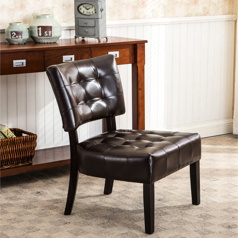 Chaise d'appoint brune surdimensionnée avec structure et assise confortable en similicuir, Brown