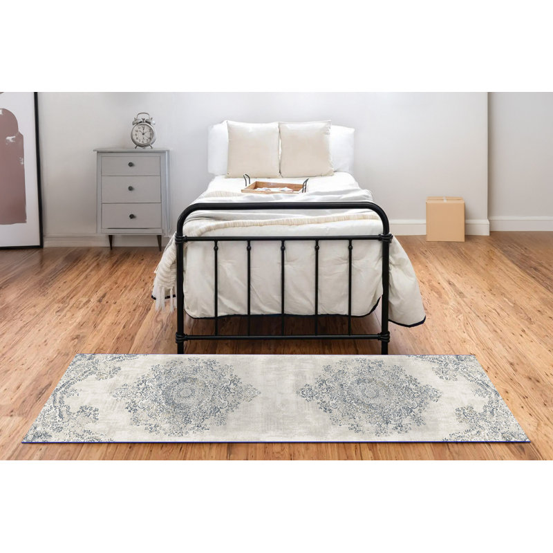 Felda Oriental Indoor Rug, Runner 2'2" x 7'7"