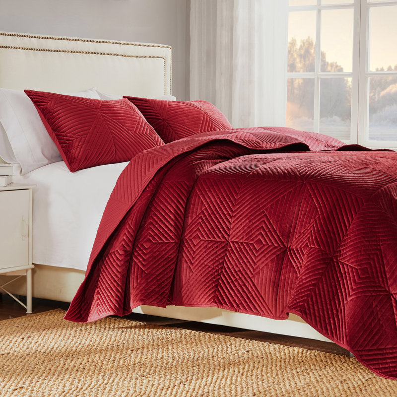 Riviera Red Velvet Twin Reversible Quilt Set