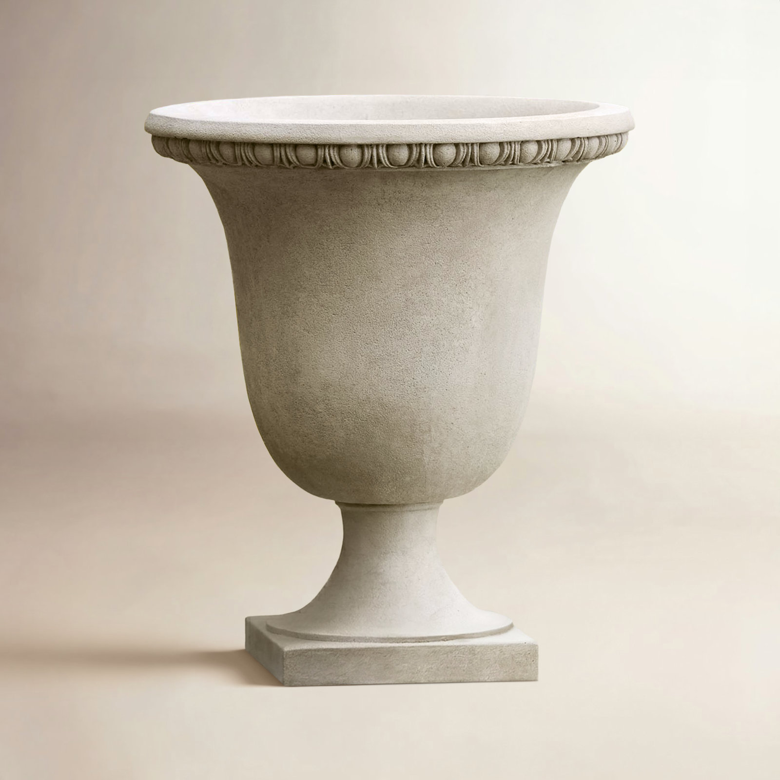 Connerton 19" Urn Planter, Verde