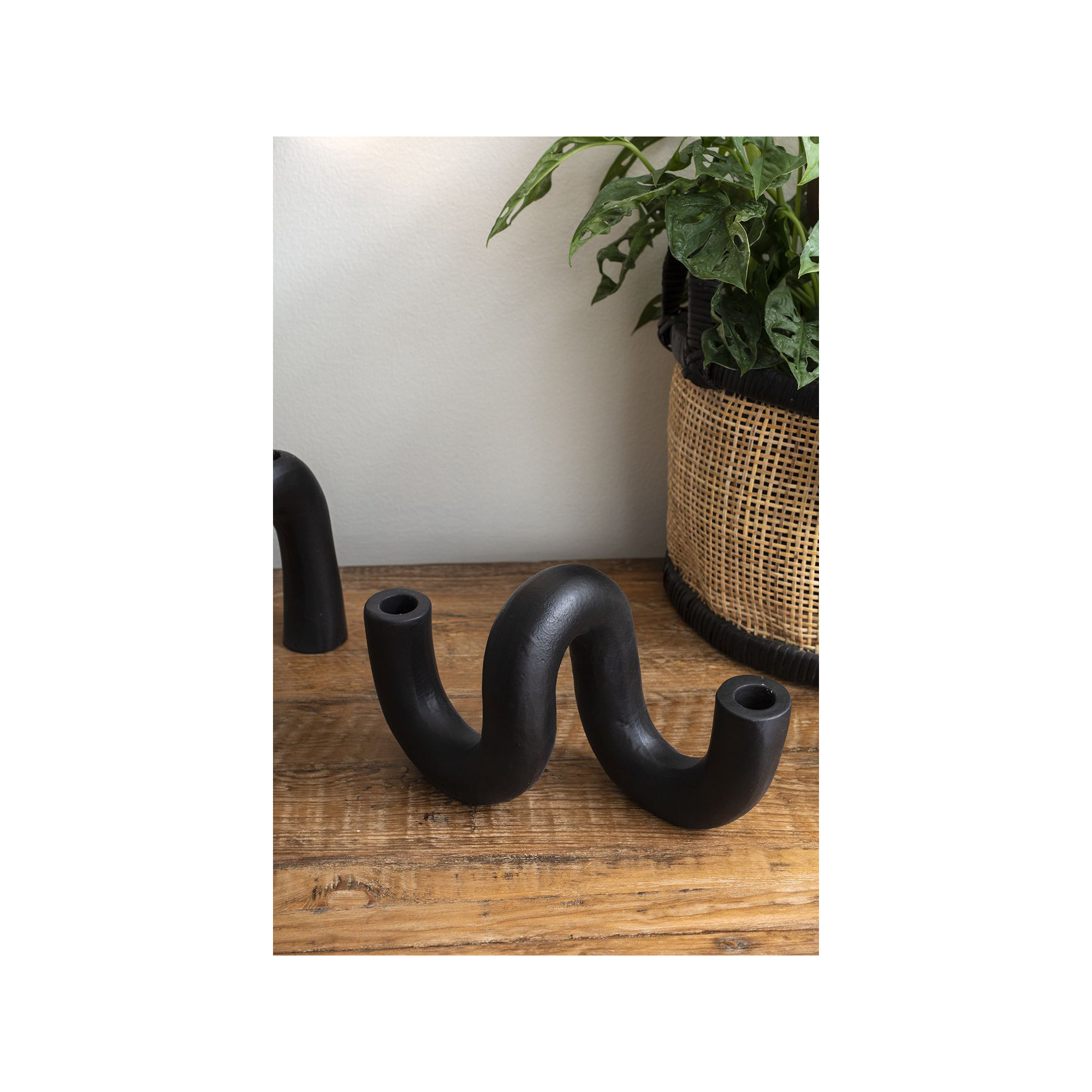 Arash Candle Holder