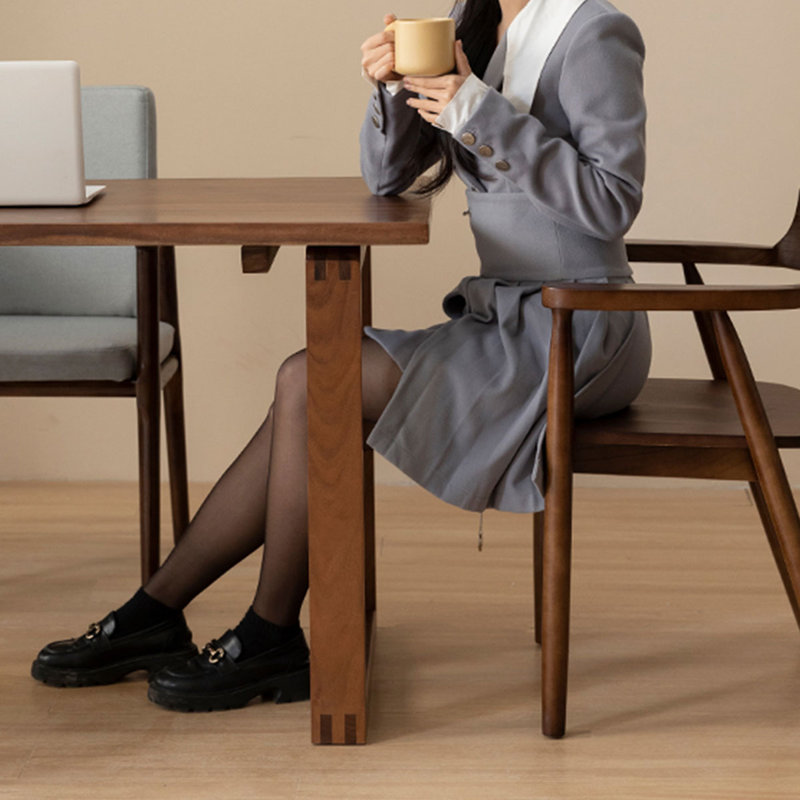Bureau rectangulaire en bois massif brun noisette, H 29,53 po x l 62,99 po x P 27,56 po