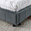 Structure de lit double en velours gris avec accoudoirs et pièce ergonomique pour le revêtement de la chambre à coucher
