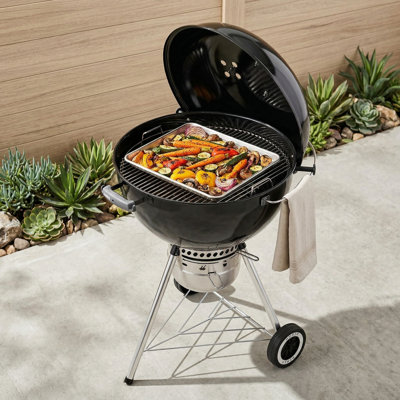 This 22-Inch Outdoor Barbecue Grill Is Simple, Stylish, And Durable. It Comes With A Thermometer And A Temperature Control Damper, And Is Easy To Clean With A Single Button.