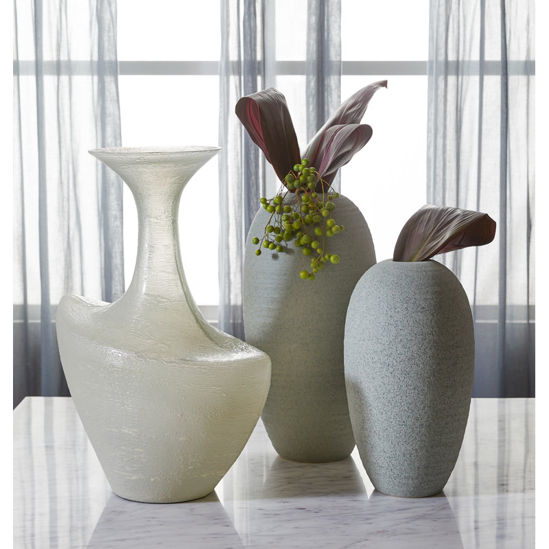 Vase de table en céramique Perennial, H 16,5 po x l 8,75 po x P 8,75 po, Céladon