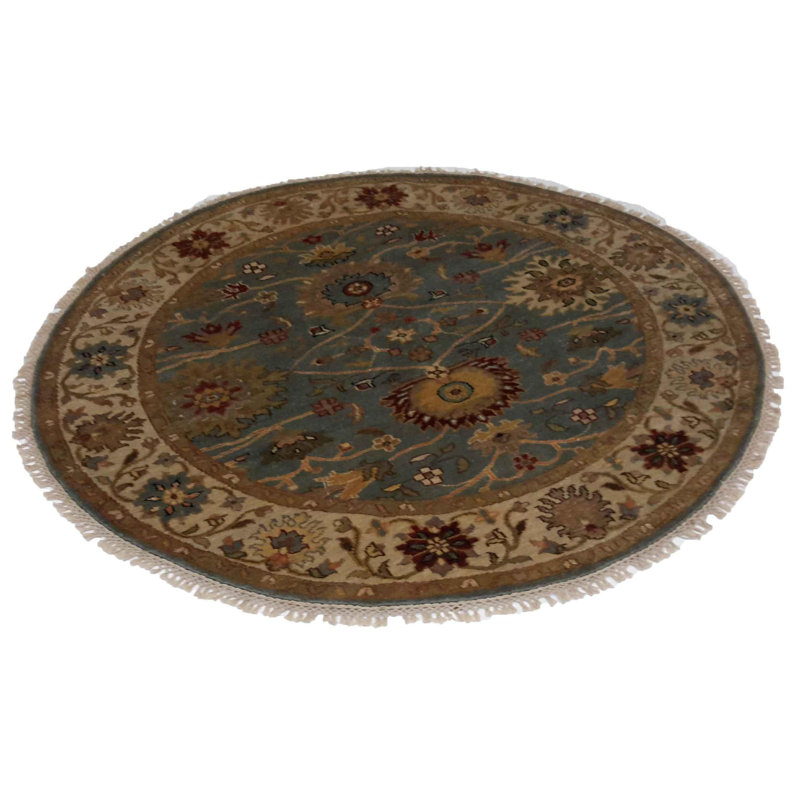 Kellyann Oriental Area Rug in Gray