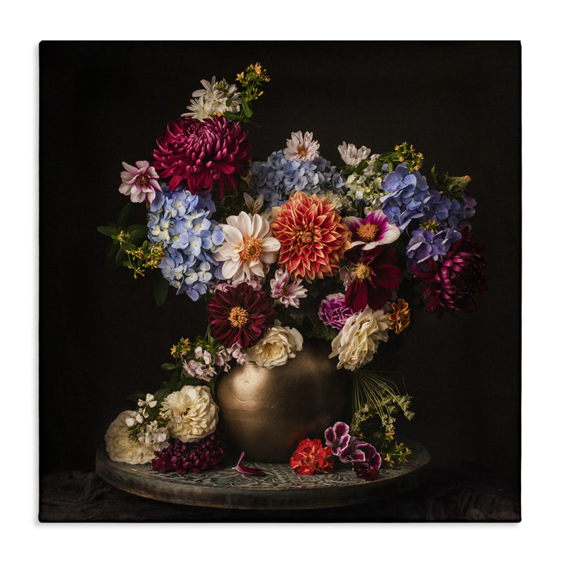 Assortiment de fleurs, art mural sur toile par Leah McLean, H 24 po x l 24 po