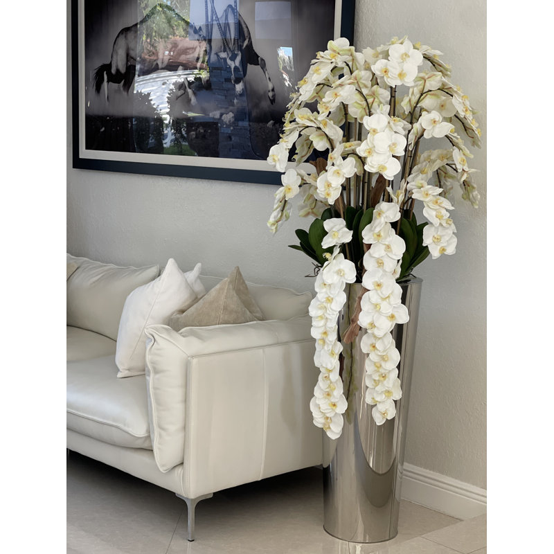 Orchidées Phalaenopsis blanches en cascade dans un pot de fleurs conique poli, Argent argent