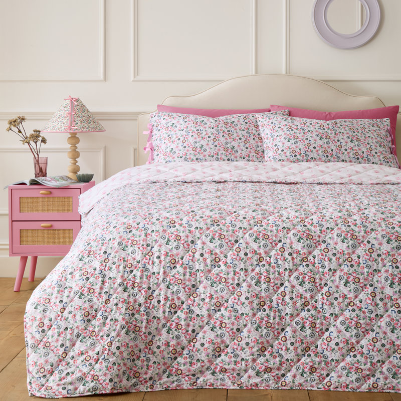 Pearly Queen Ditsy Cotton Quilted 150x200cm Bedspread