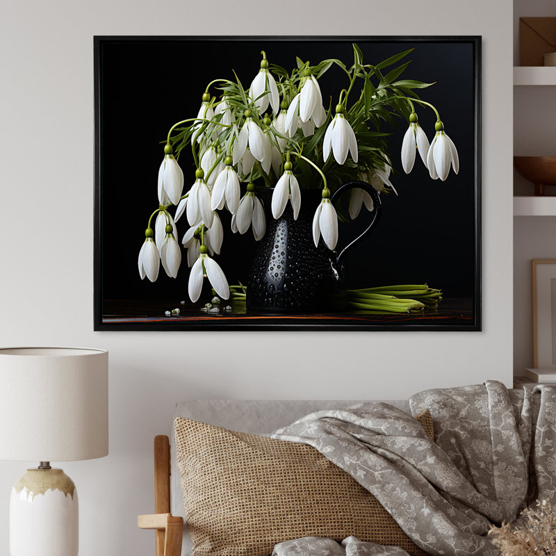 «Minimalims Snowdrops Still Life» sur toile, Cadre flottant noir, H 30 po x l 40 po x P 1,5 po