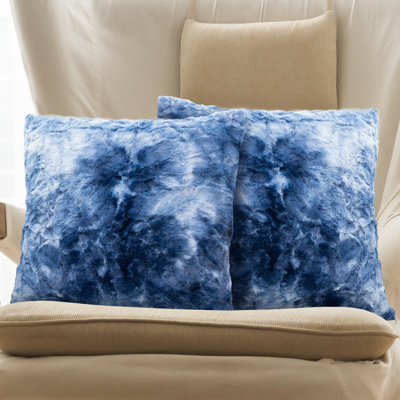  Faux Fur Throw Pillow