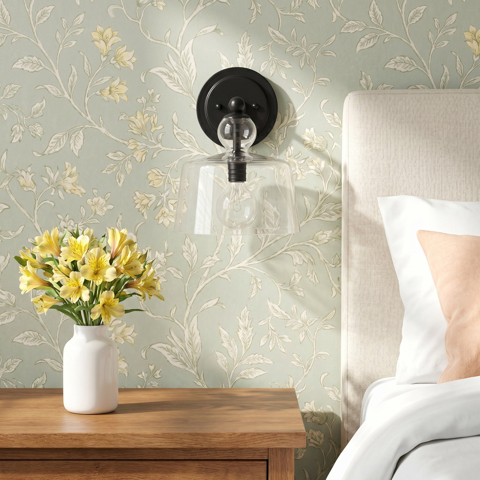 Single Light Armed Sconce, Black