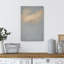 Impression sur toile à nuage unique dans un ciel bleu - décor minimaliste serein pour chambre de bébé ou studio-115240277-115240276-115240275