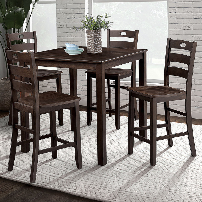 Ensemble de table de salle à manger de style transitionnel avec chaises à dossier à lattes pour une expérience de salle à manger traditionnelle et contemporaine