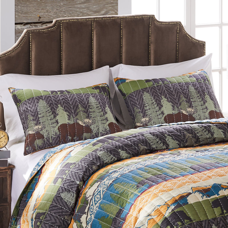 Black Bear Lodge Reversible Twin Microfiber Quilt Set