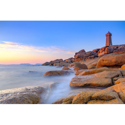 Ploumanach lighthouse