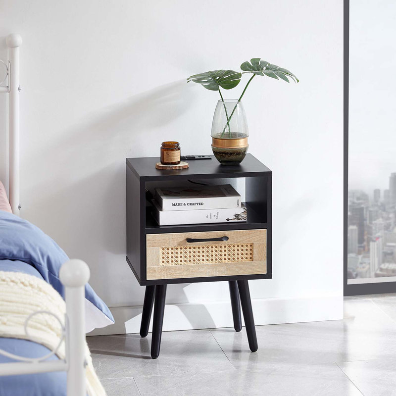 Table de bout en rotin de 15,75 po avec un tiroir et des pieds en bois massif, table de chevet moderne, table d'appoint pour le salon, la chambre à coucher