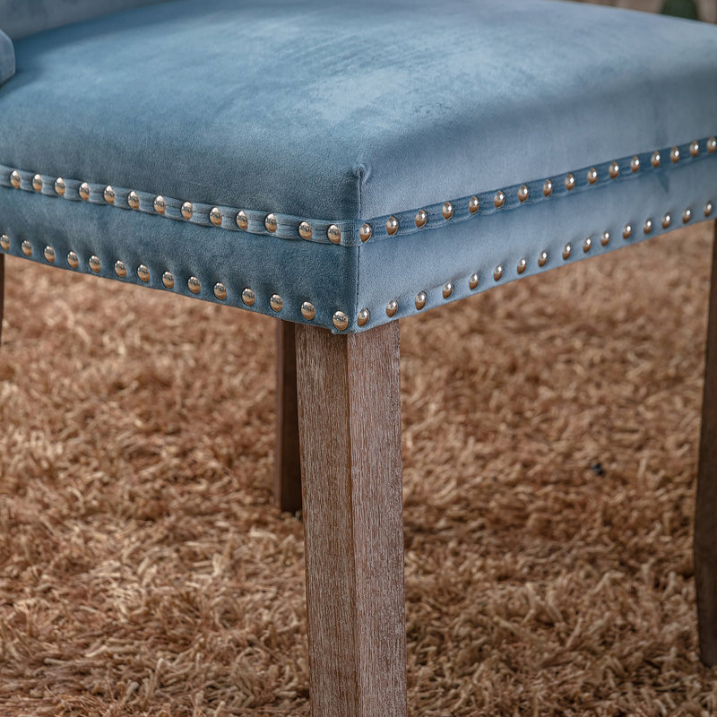 Chaise de salle à manger rembourrée à oreilles avec garniture cloutée et pieds en bois massif, ensemble de 2, Bleu pâle, Brun