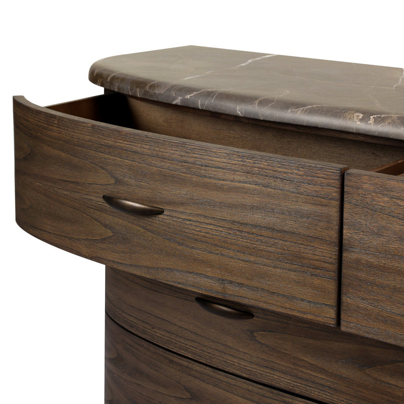 Tovae Dresser