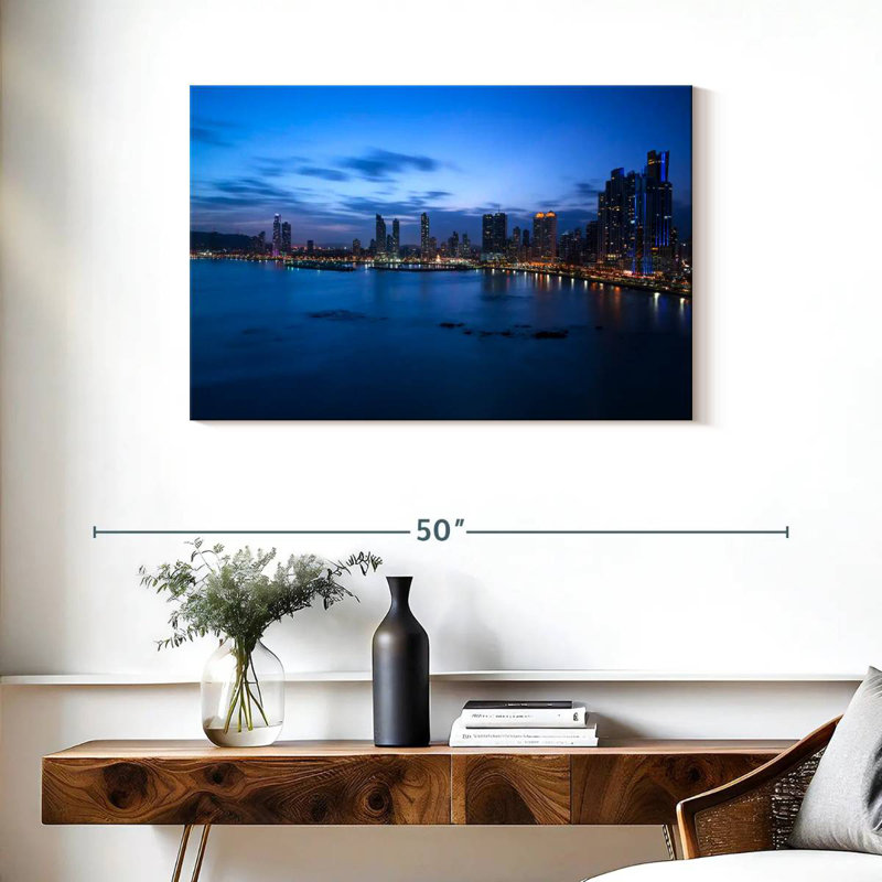 Hannes Panama, 24" H x 36" W
