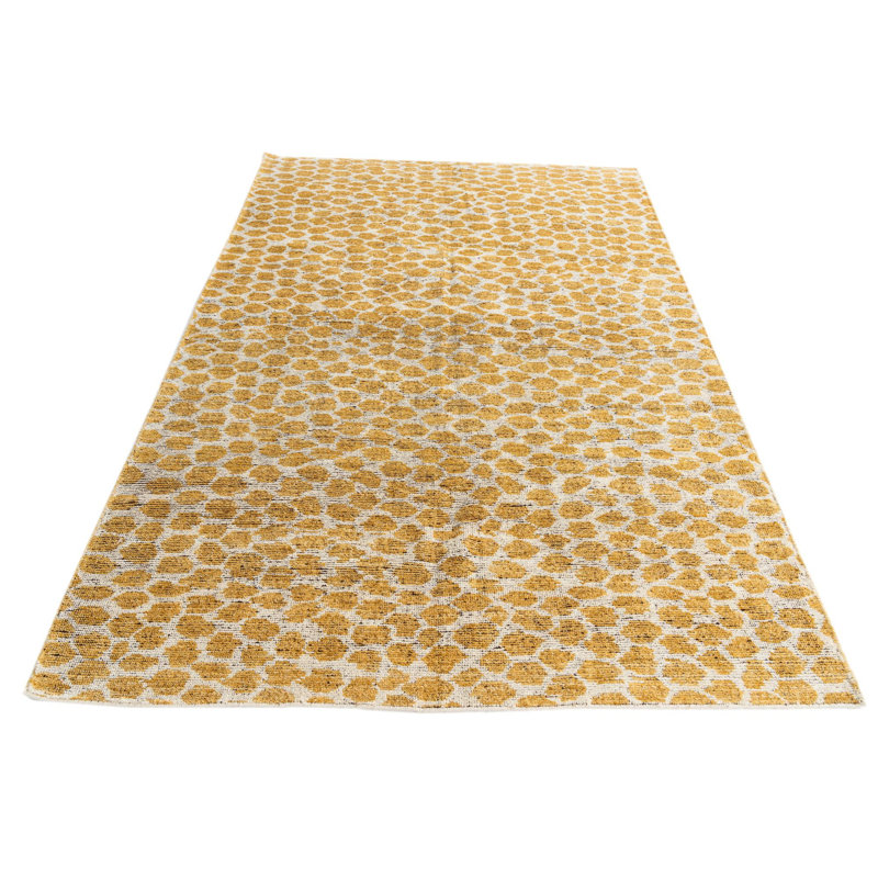 Tapis jaune Kalmanovitz