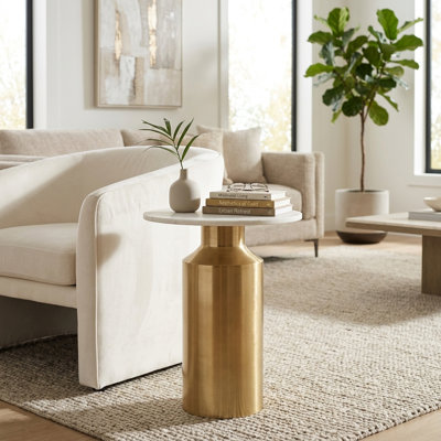 Table d'appoint contemporaine avec plateau en marbre et base en métal pour piédestal - table de bout étroite moderne pour sièges de salon - 22 po, or et blanc