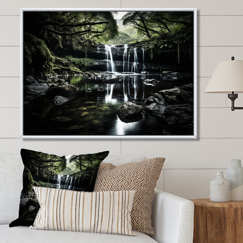 «Waterfall Serenity Falls», reproduction sur toile, H 12 po x l 20 po x P 1 po, Cadre flottant blanc