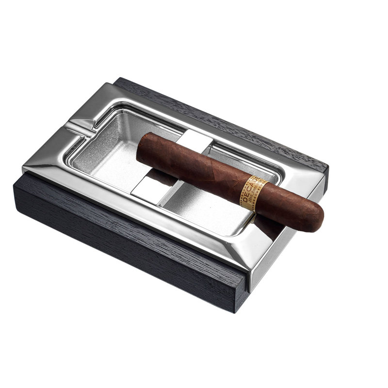 Cendrier de la cigare stadium, Oui, Main Lucida