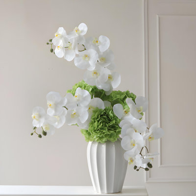 Ornements de fleurs simulées