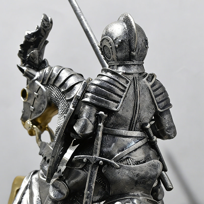 Figurine chevalier médiéval avec lance et armure, sculpture décorative rétro pour la maison