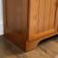 Armoire de rangement de 72,4 po de hauteur en chêne, 8 portes et 4 tablettes. Pour divers réglages. Surface lisse, zones de construction stables. Finition, structure