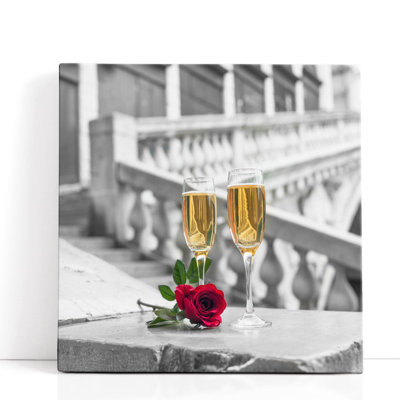 «Champagne Glasses on Rialto Bridge, Venice, Italy», reproduction d'art sur toile