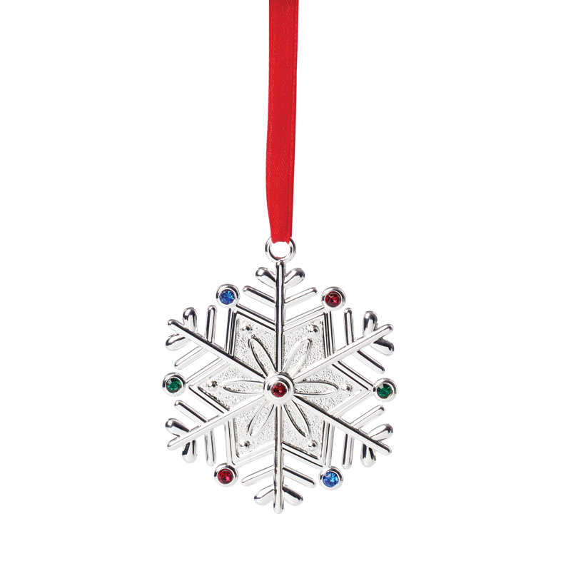 Ornement en forme de flocon de neige orné de bijoux