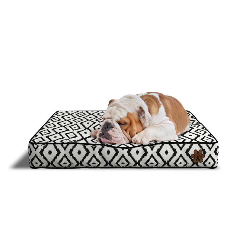 Darnita Geometric Polyester Pet Bed, Small (27" W x 20" D x 4" H)
