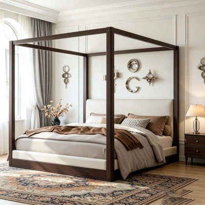 Lit plateforme à baldaquin en bois avec tête de lit tapissier