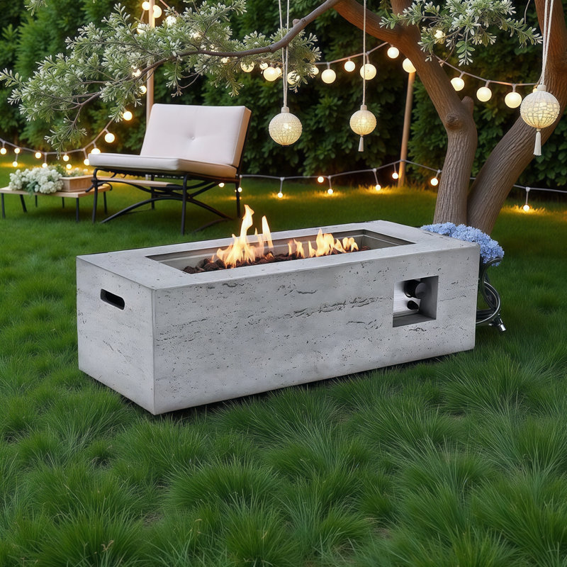 Foyer d'extérieur au propane rectangulaire 41,9 po avec couvercle imperméable et pierres de lave VESano Sleek, Gris