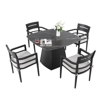 Ensemble de salle à manger à piédestal d'extérieur 5 pièces, table carrée en fritté de 44 po avec base évasée et 4 fauteuils, coussins Sunbrella, aluminium antirouille, résistant aux intempéries, pour patio ou terrasse