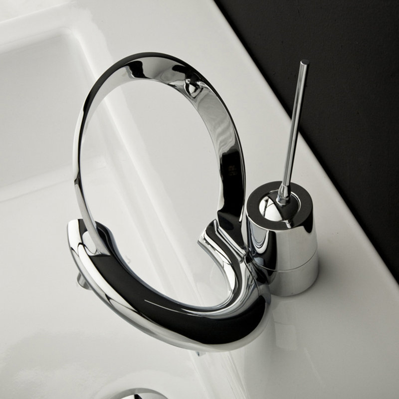 Embrace Single-Hole Single-Handle Bathroom Faucet with Drain Assembly, Polished Chrome