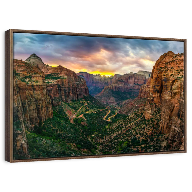 Parc national de Zion au coucher du soleil, Cadre flottant noyer, 43 po x 29 po