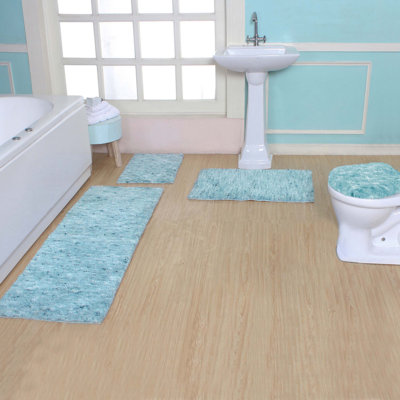 Ensemble de tapis pour salle de bain en microfibre 100% polyester Cloud Comfort, lavable à la machine et antidérapant - ensemble de 4 pièces
