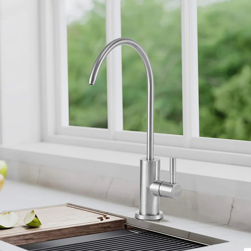 Metro Lane Kitchen Faucet