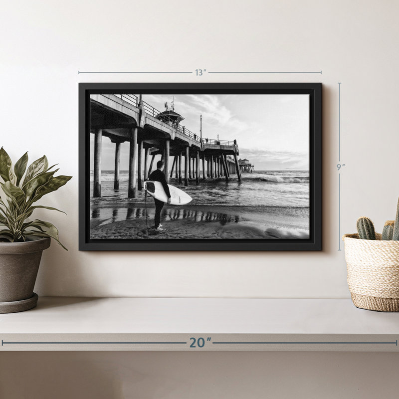 Plage «Black California - Huntington Beach Surfer Wall Art», H 9 po x l 13 po