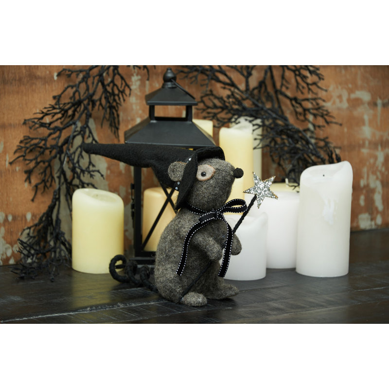 Figurine de sorcière en laine
