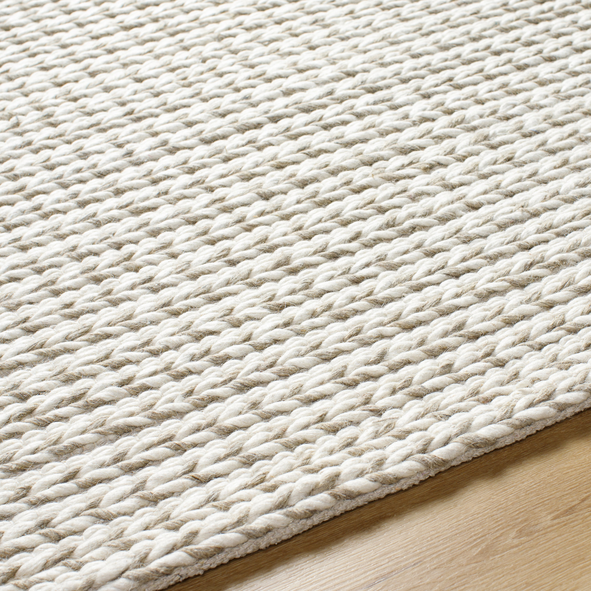 Auria Handmade Wool, Polyester Rug, Rectangle 2' x 3'