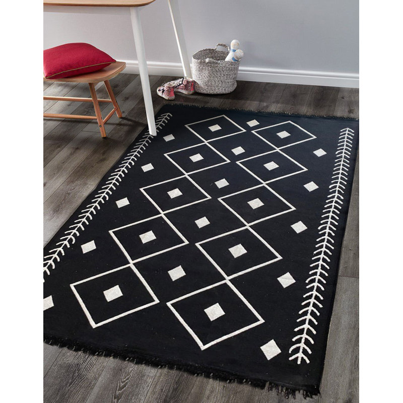 Quade Rug (80 x 150)
